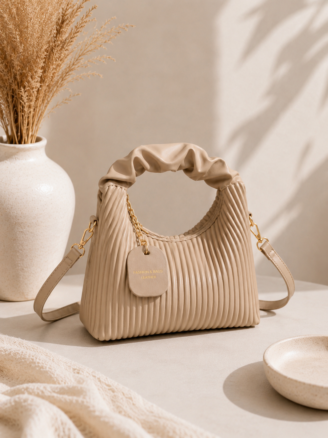 Petit sac beige plissé – Porté main & bandoulière