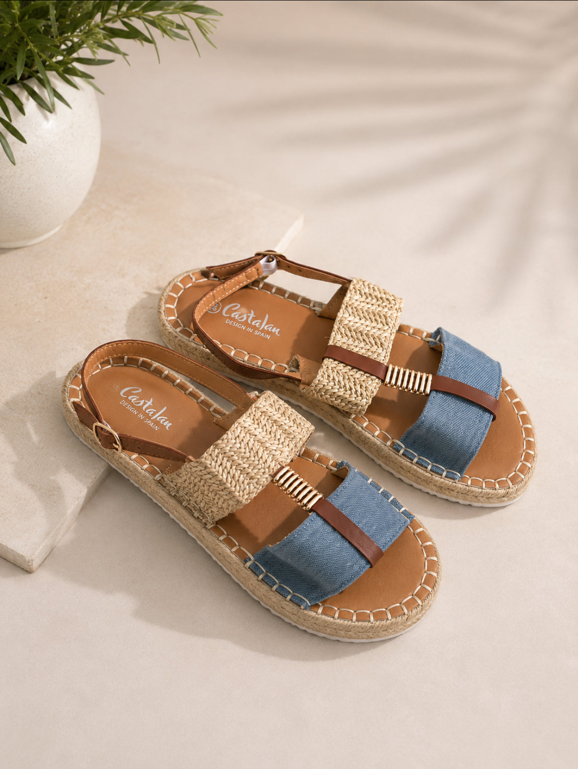 Sandales Bohème Denim & Raphia “Élégance d’Été”