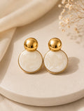 Boucles d’oreilles rondes nacrées – Élégance intemporelle